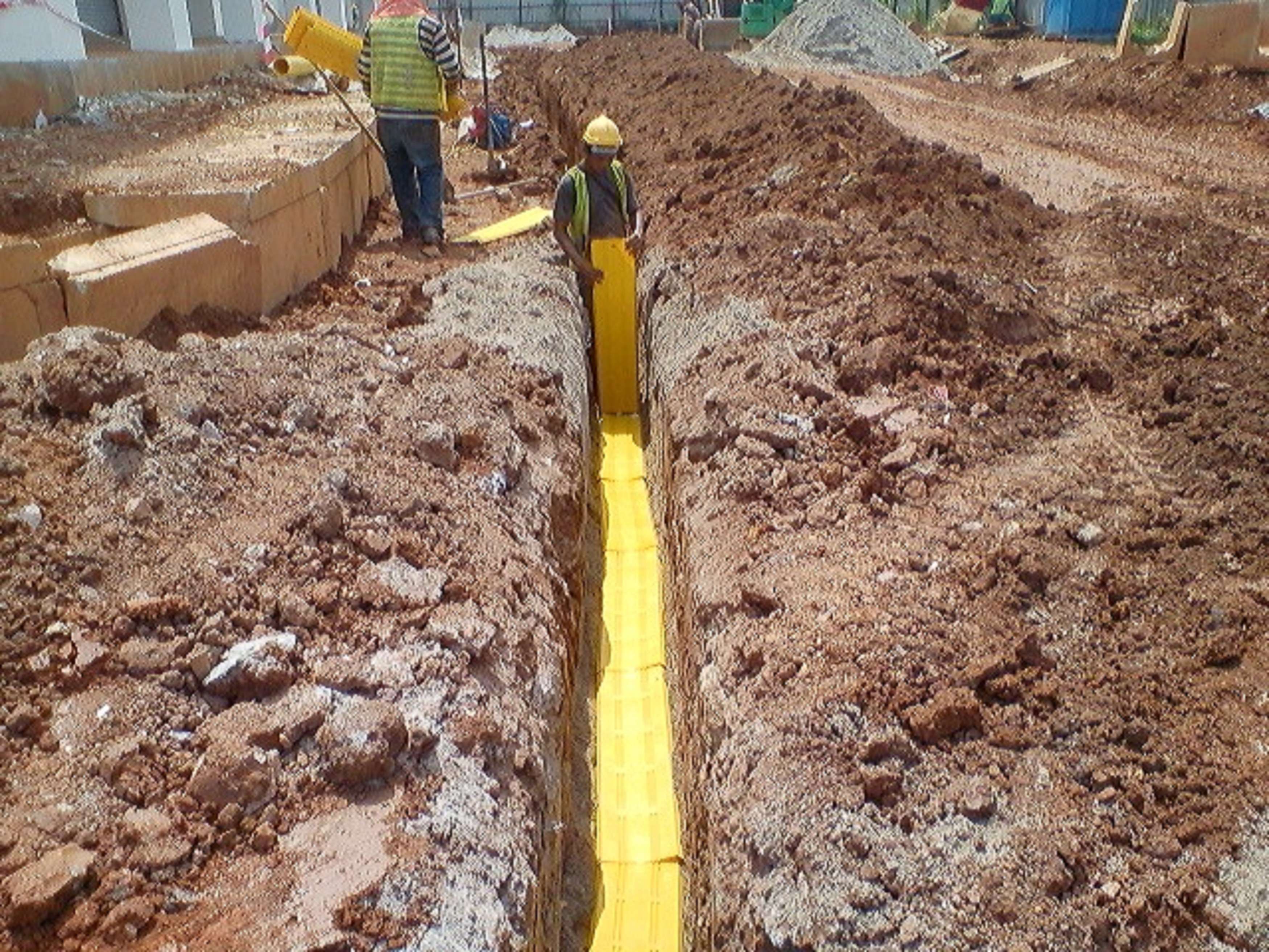 Yellow Plastic Cable Slab/Tiles/Cover to your CABLE SLAB